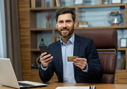 Digital Wallets vs Traditional Banking in 2025